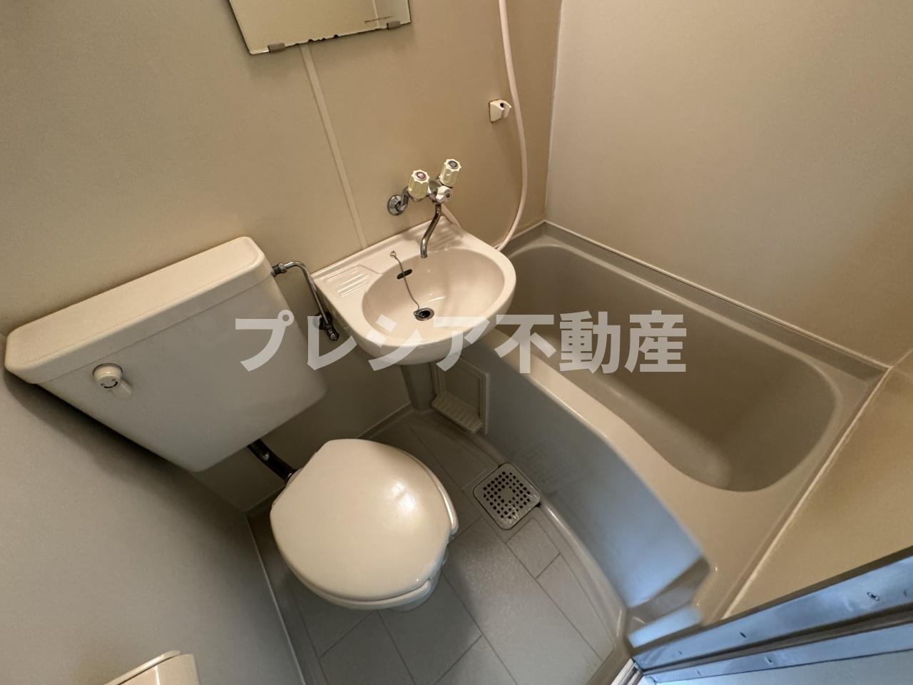 ロイヤルメゾン甲子園口Vの浴室