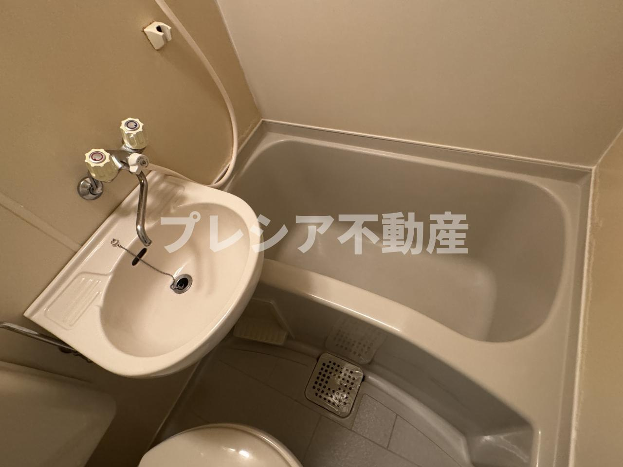 ロイヤルメゾン甲子園口Vの浴室