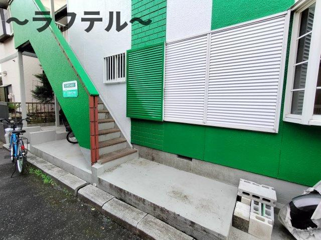 所沢市大字荒幡のアパートのエントランス