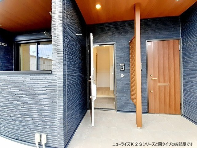 グラン笹井Ａの玄関|収納もある玄関です