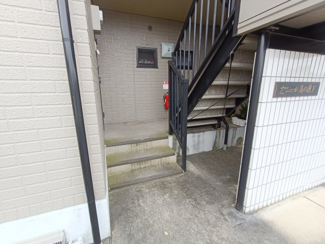 セジュール高の原Ｆのエントランス|毎日通るエントランスはこのようになっています