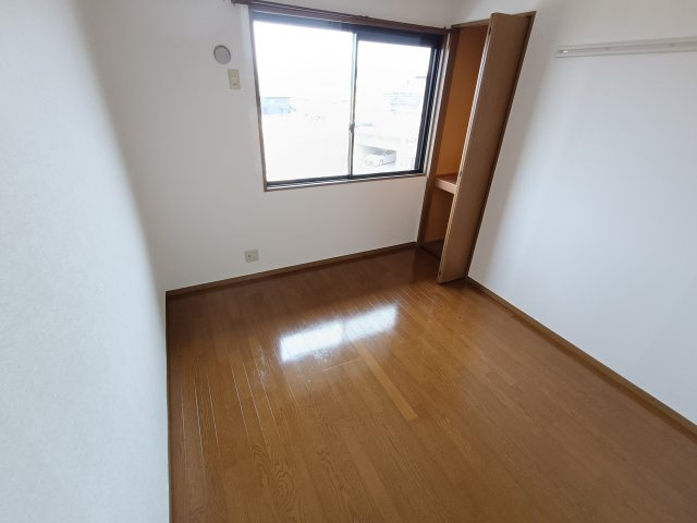 セジュール高の原Ｆの洋室|個人の部屋や寝室として使える洋室です