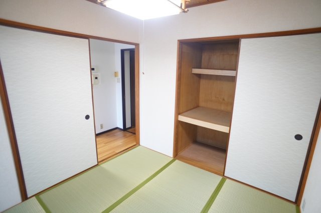 サンマンション新大宮の和室
