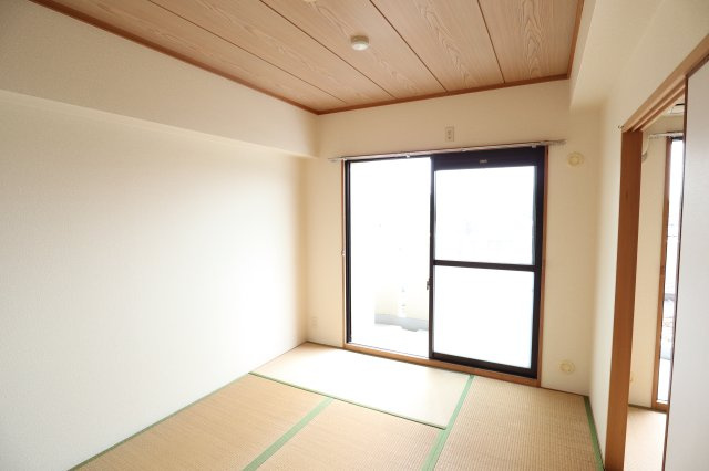 第６サンコウヒルズ南館の和室