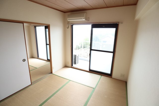 第６サンコウヒルズ南館の和室
