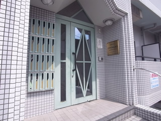 シティパレス学園前Ｐー７のエントランス