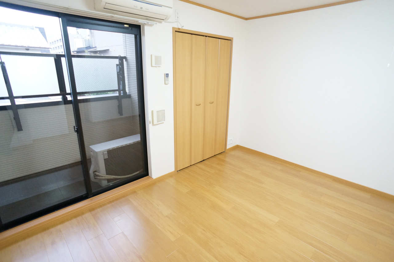 パレット法蓮の洋室