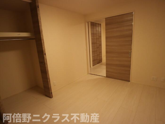 レジデンス今川の洋室