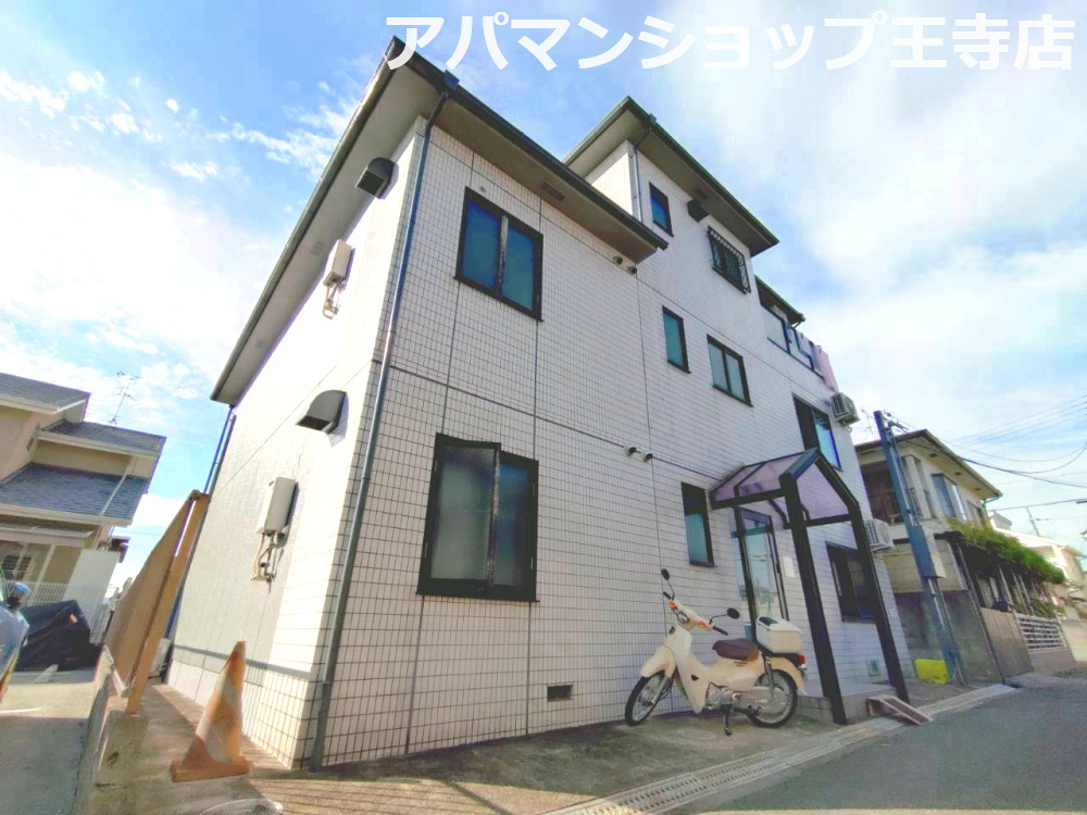 ファミール法隆寺の外観