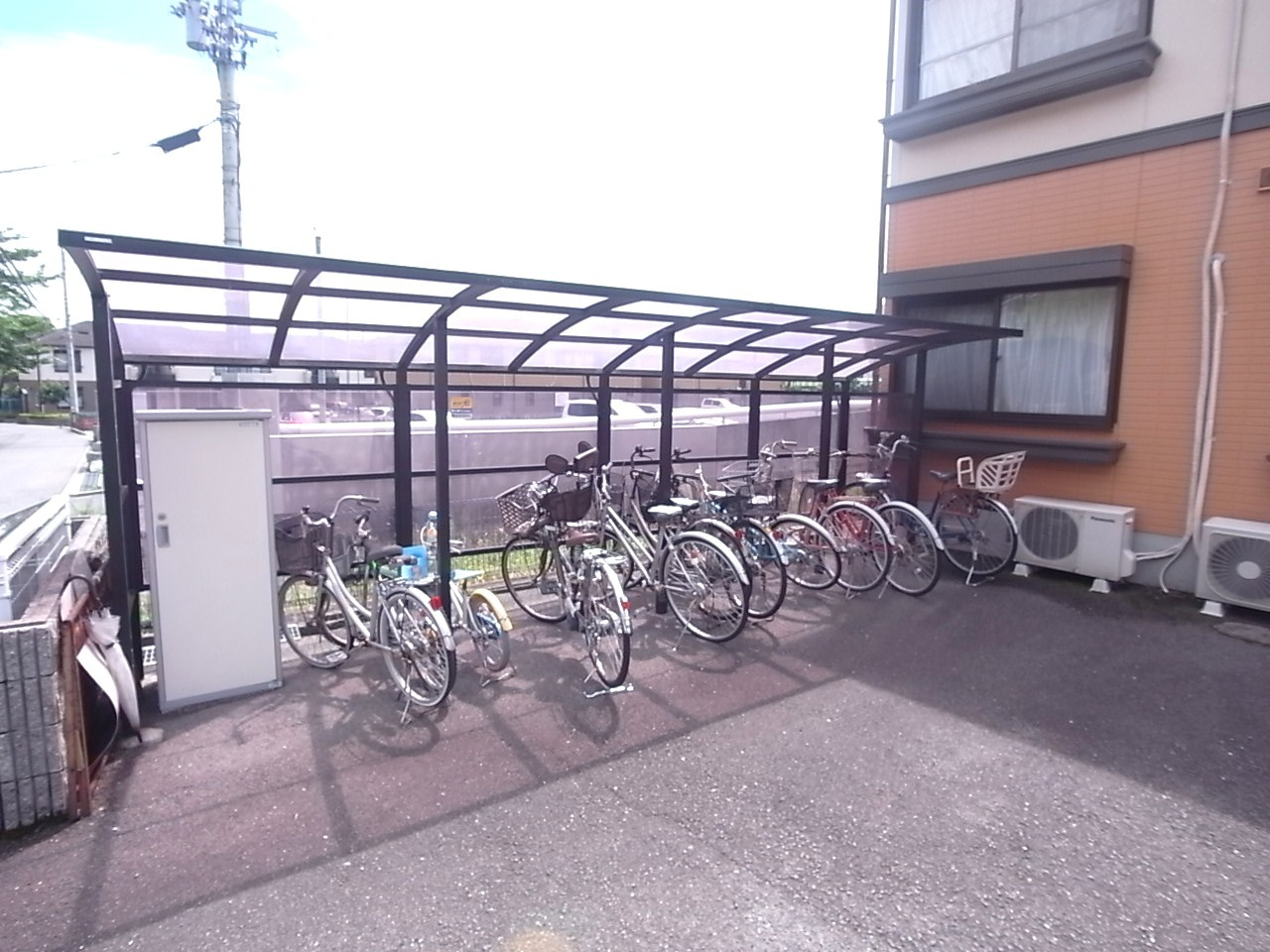 デサロージュ学園前Ａの駐車場