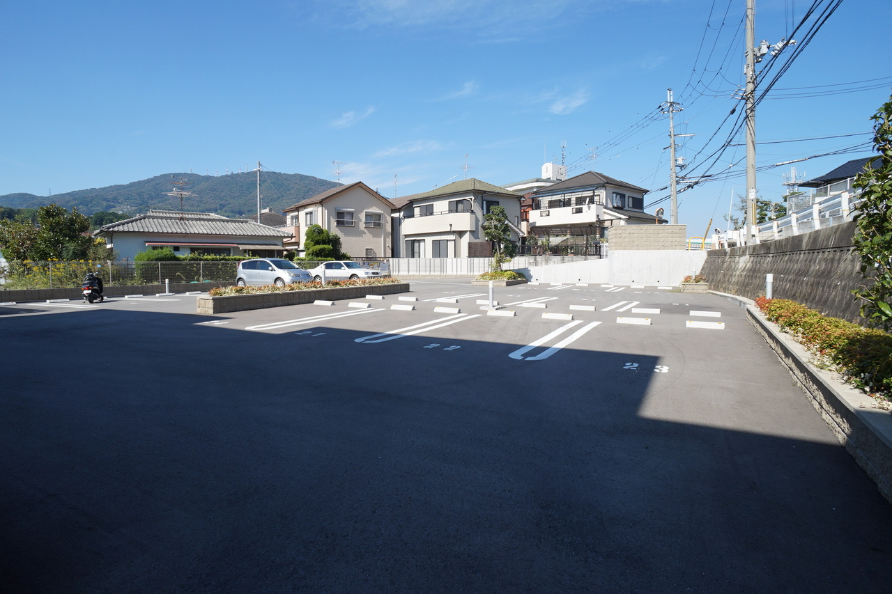 ＦＯＲＥＮＡ　生駒の駐車場