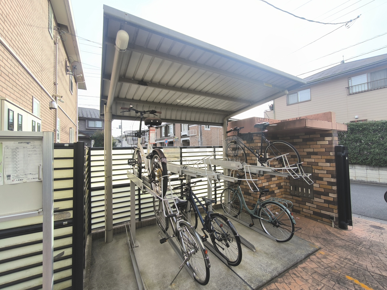 西東京市新町５丁目のアパートの駐車場