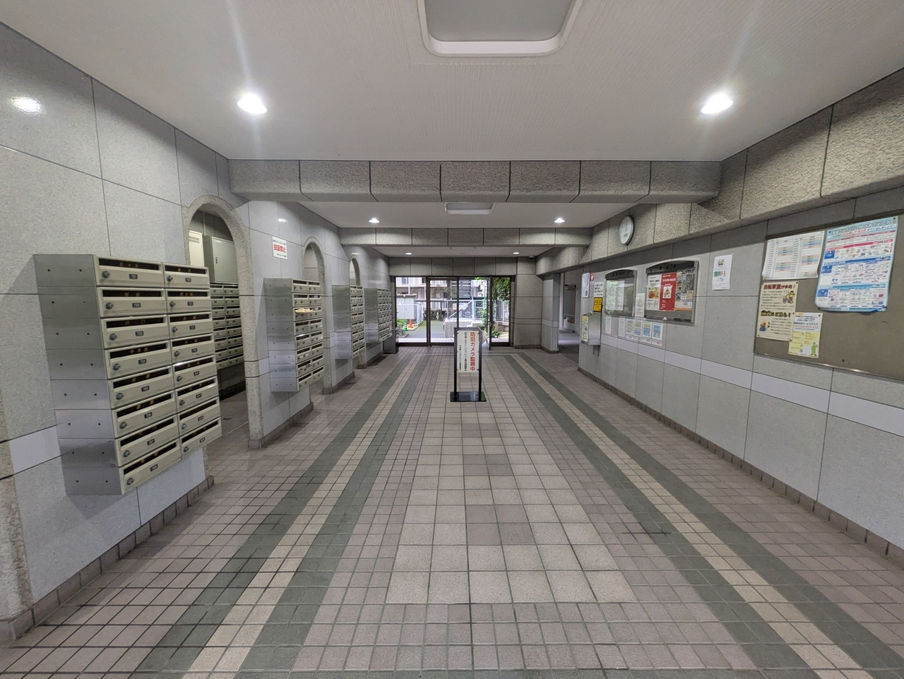 戸田第一スカイハイツのエントランス