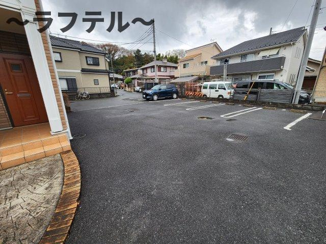 ヴィレン　グランツの駐車場