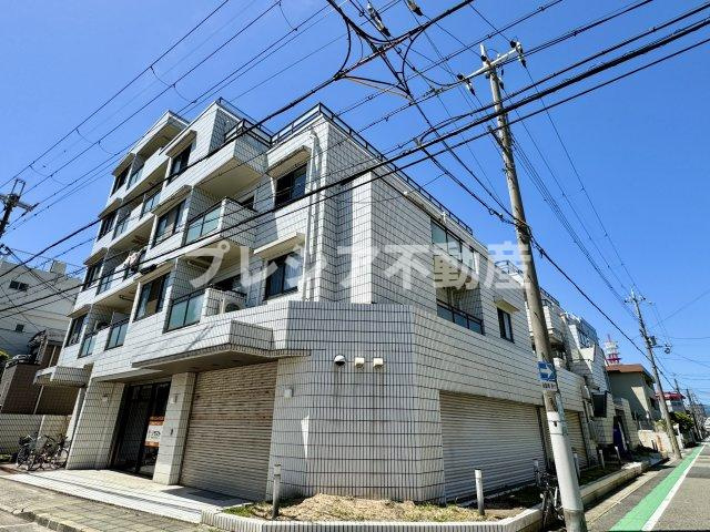 ロイヤルハイツ甲子園口の外観