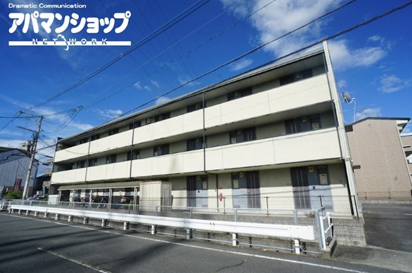 レオパレス冨田の外観