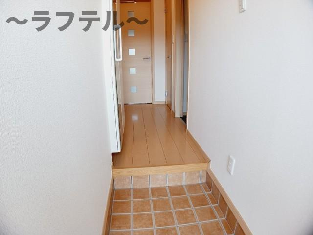 ヴィラ・ゼファーＮの玄関