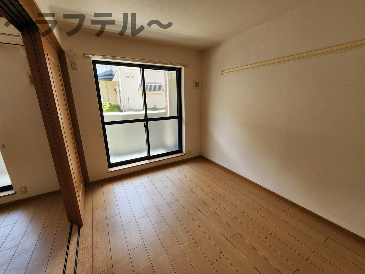 オネスティ　ユー　カレントの居間・リビング|別部屋イメージ写真