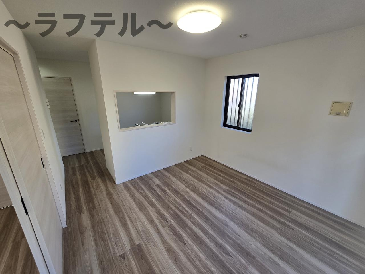 入間市黒須２丁目のアパートの居間・リビング