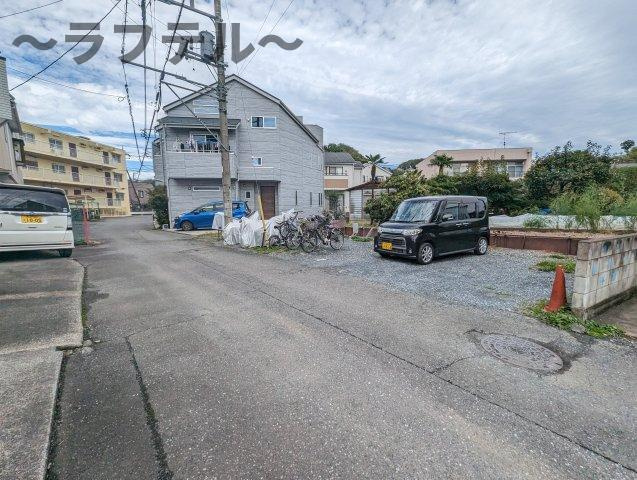 ハイマート西所沢の駐車場