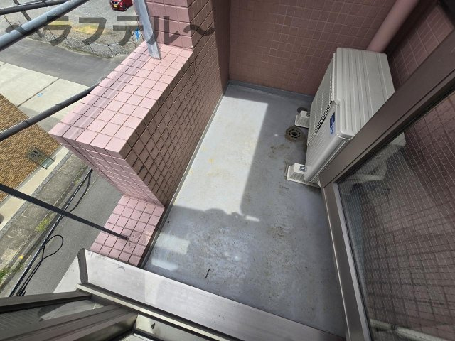 STRAWBERRY　CUBEのエントランス|別部屋イメージ写真