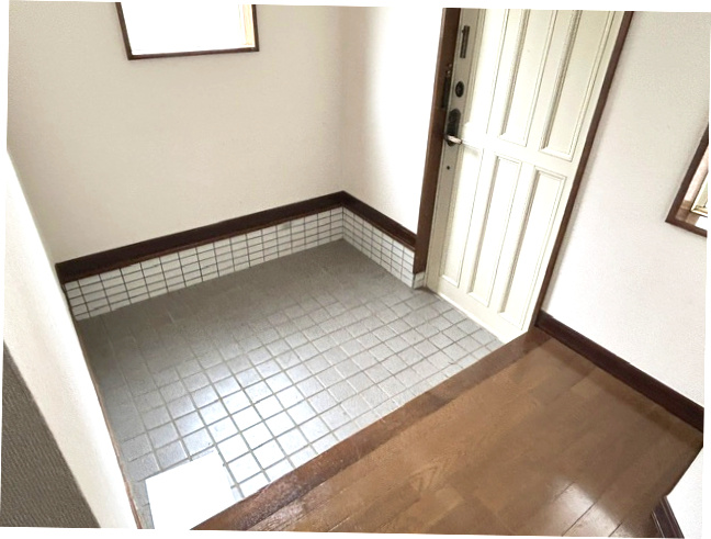 瀬ケ崎戸建の玄関