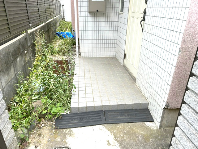瀬ケ崎戸建のエントランス