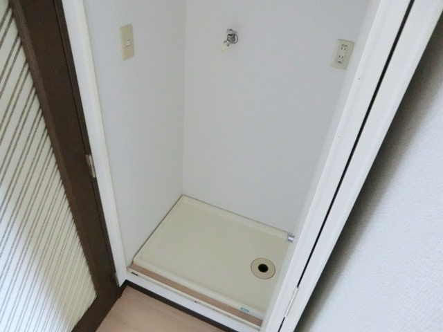 ドルフヤマノウチB棟の洗面所