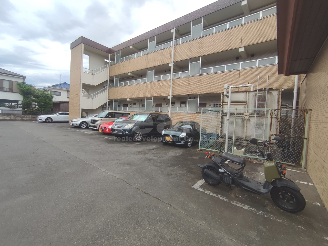 練馬区関町南４丁目の賃貸マンションの駐車場