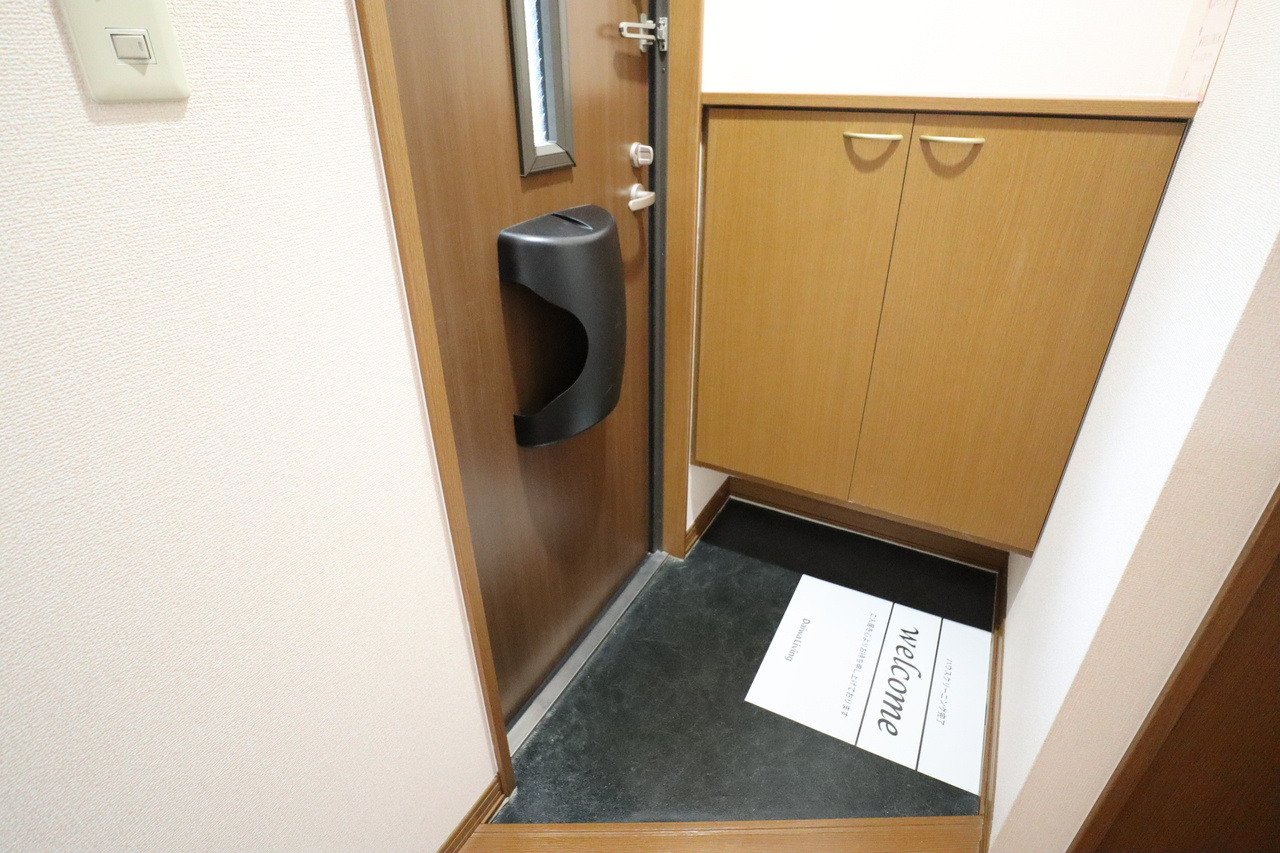 アムール三輪Bの玄関