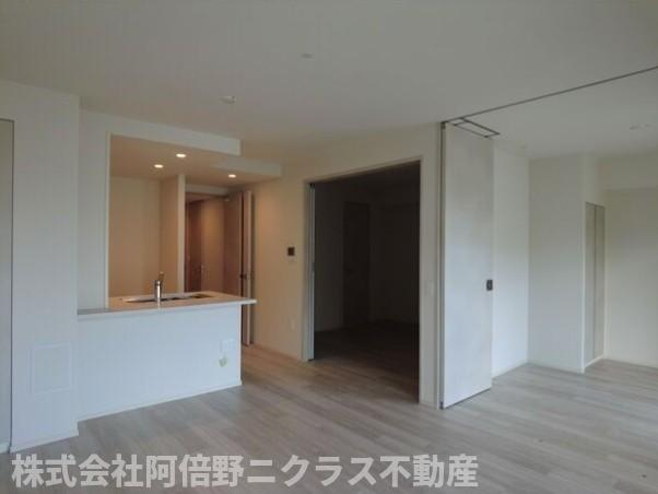 サンクレイドル天王寺の居間・リビング|内装は別部屋の参考写真です。