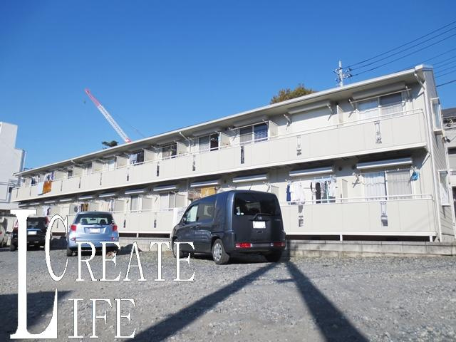 ドミトリー中浦和の駐車場