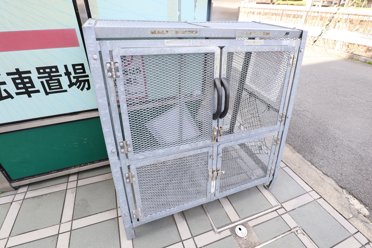 エクセレント天理の駐車場