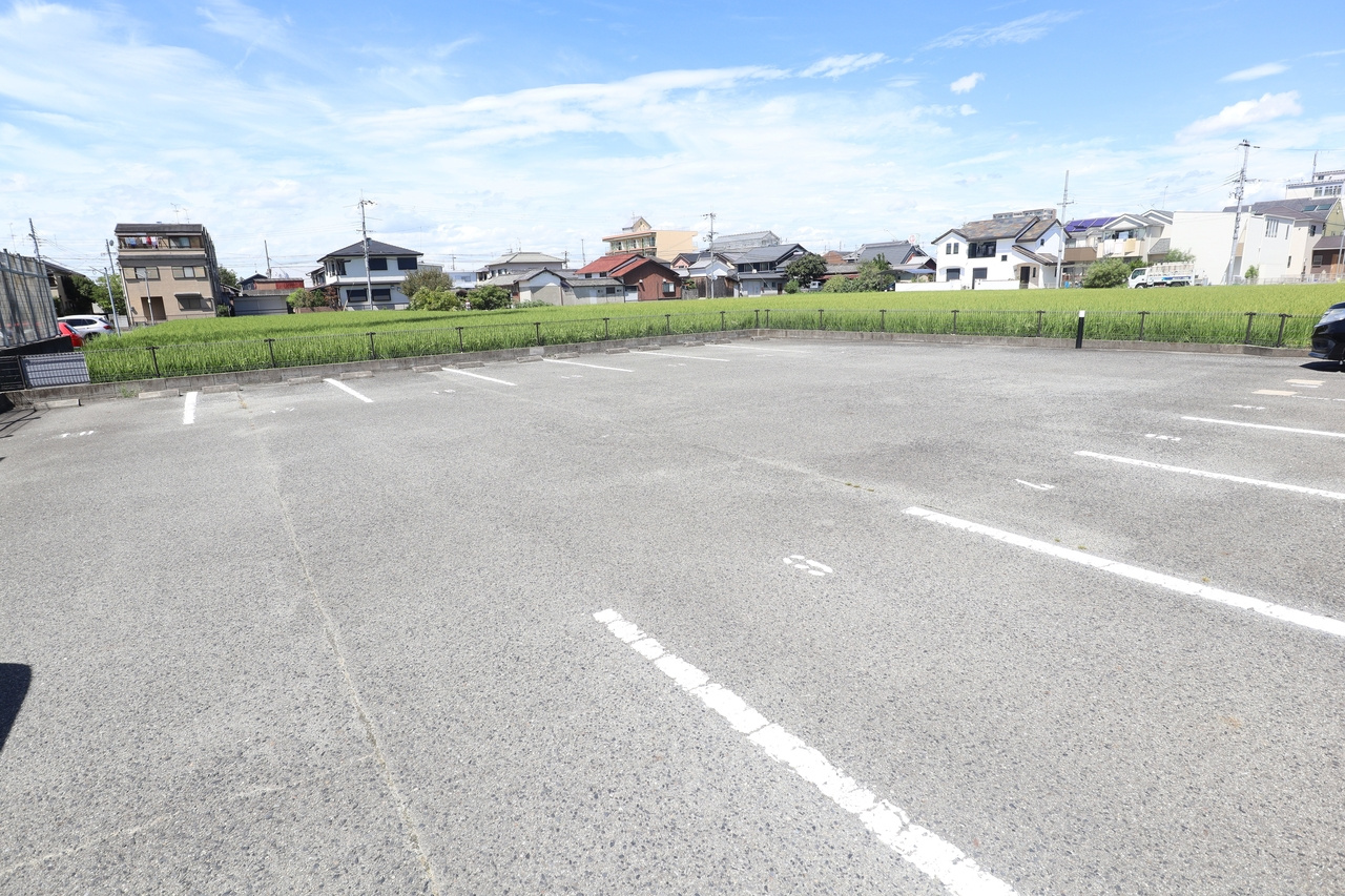 レオパレスＨｉｒｏの駐車場