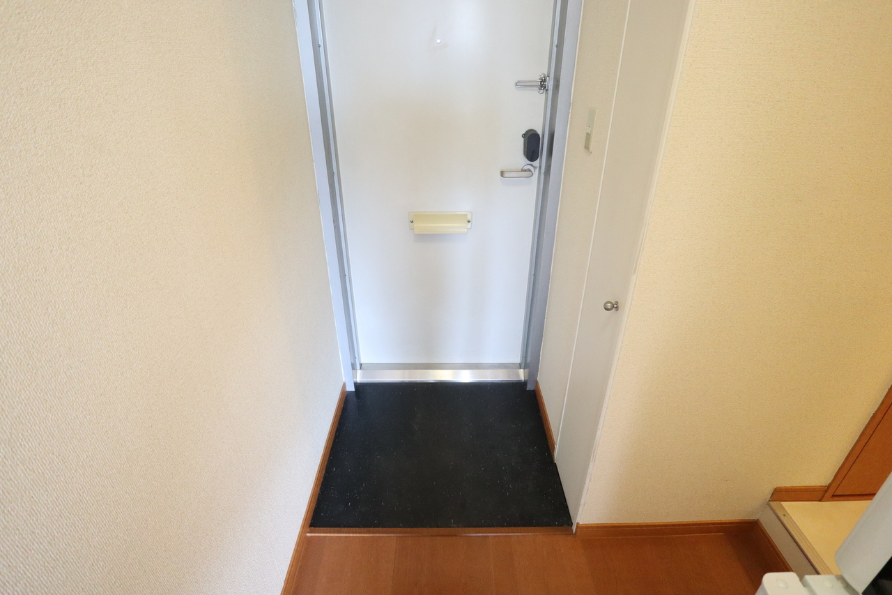 レオパレスＨｉｒｏの玄関