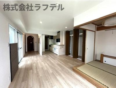 所沢市緑町１丁目の賃貸マンションの居間・リビング
