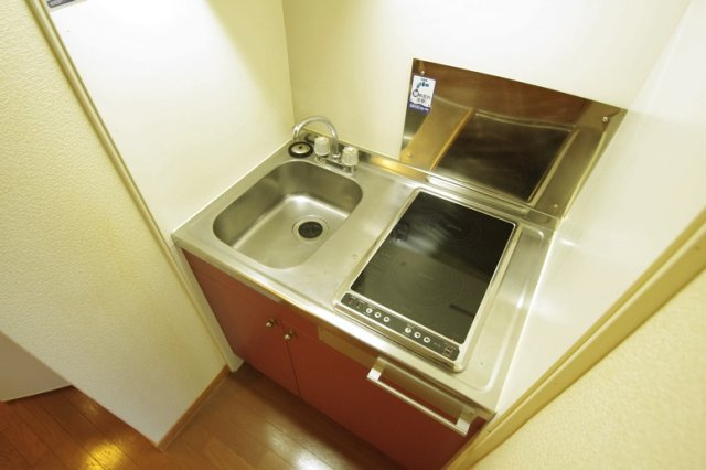 レオパレスサイトウのキッチン|2口の電気コンロです。