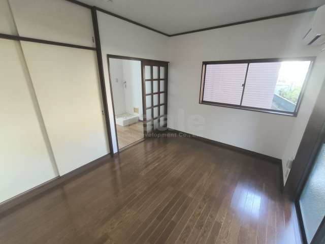 三鷹市井の頭１丁目のアパートの洋室