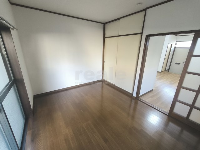 三鷹市井の頭１丁目のアパートの洋室