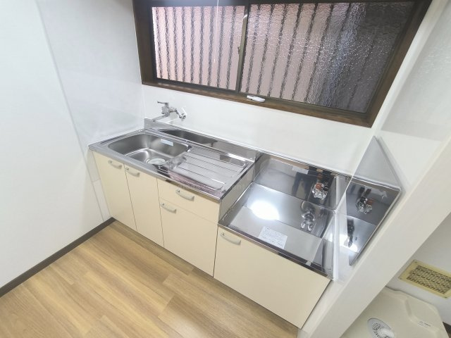 三鷹市井の頭１丁目のアパートのキッチン