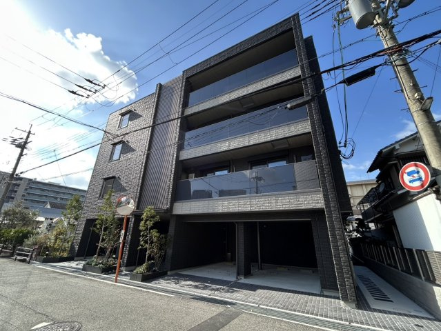 レジデンス三条宮前の外観