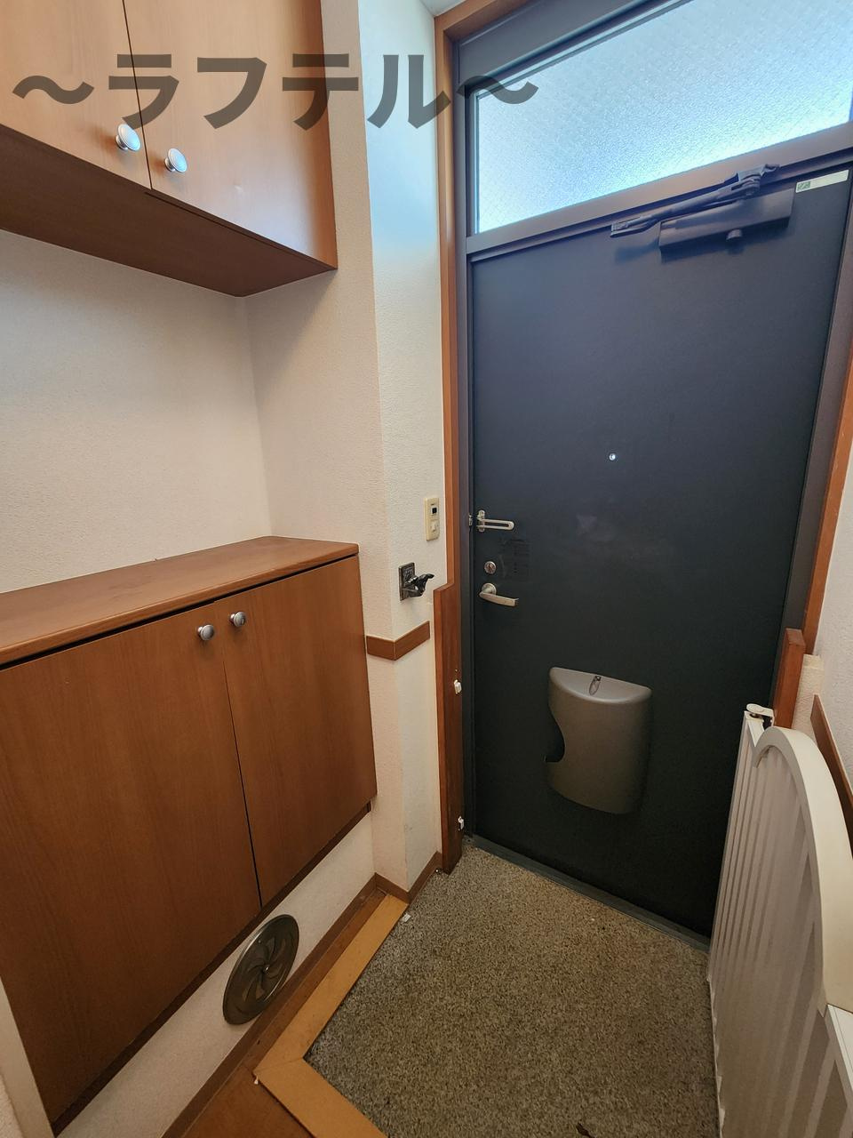コンフォート狭山台の玄関