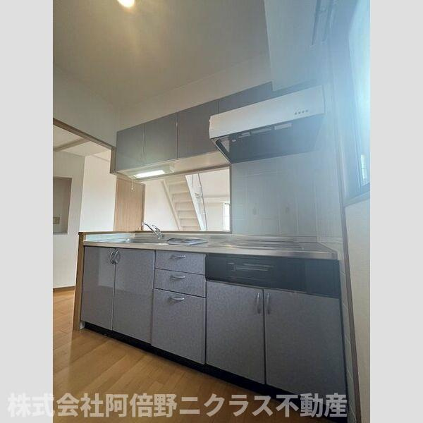 シュロス鶴ヶ丘のキッチン|内装は別部屋の参考写真です。