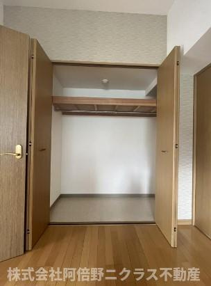 シュロス鶴ヶ丘の収納|内装は別部屋の参考写真です。