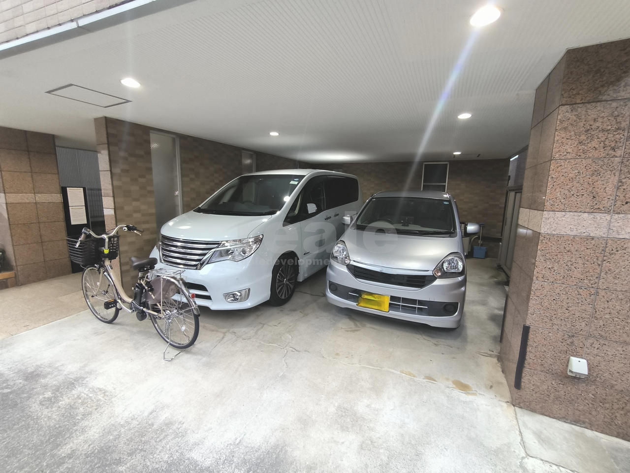 杉並区西荻北３丁目の賃貸マンションの駐車場