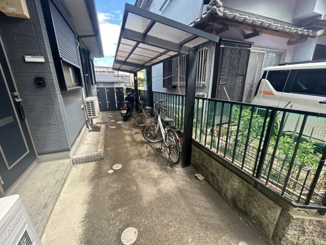 メゾンド・アイリスの駐車場