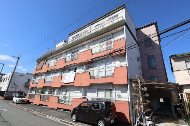 植田マンションの外観