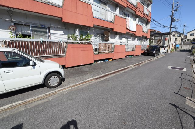 植田マンションの駐車場