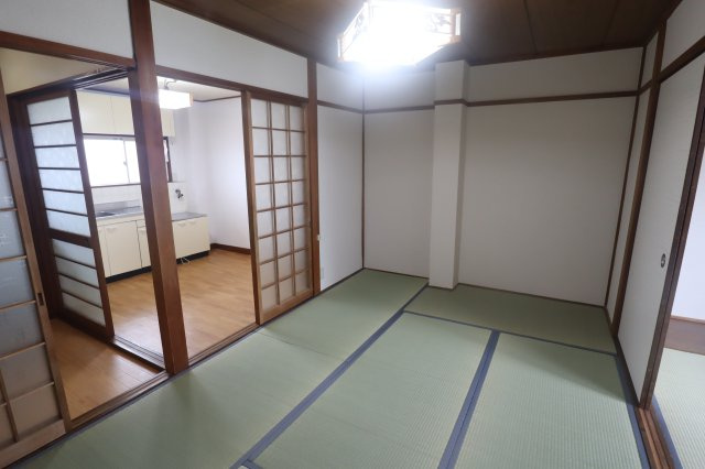 植田マンションの和室
