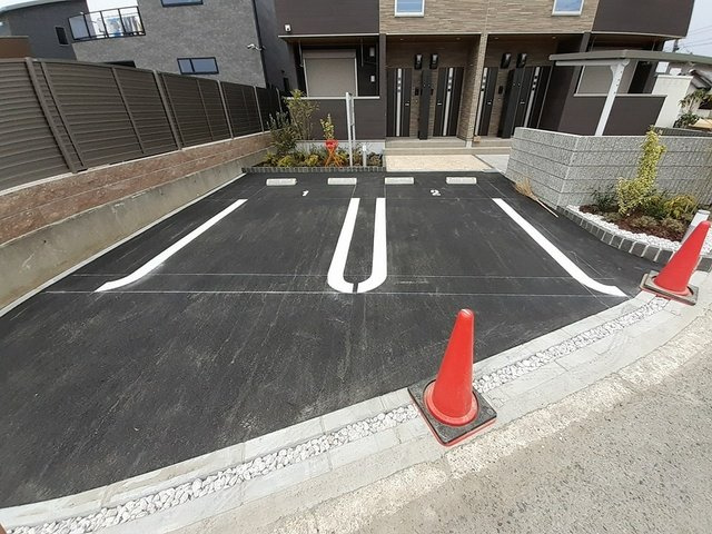 ルナ　ハイツⅢの駐車場